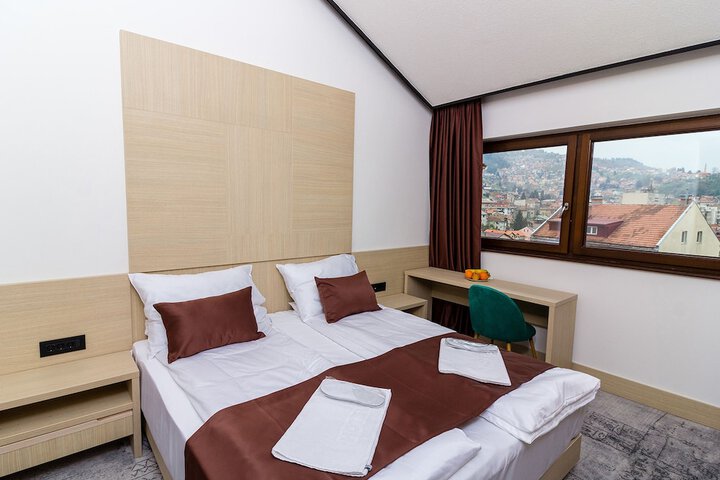 Room 17 of 47