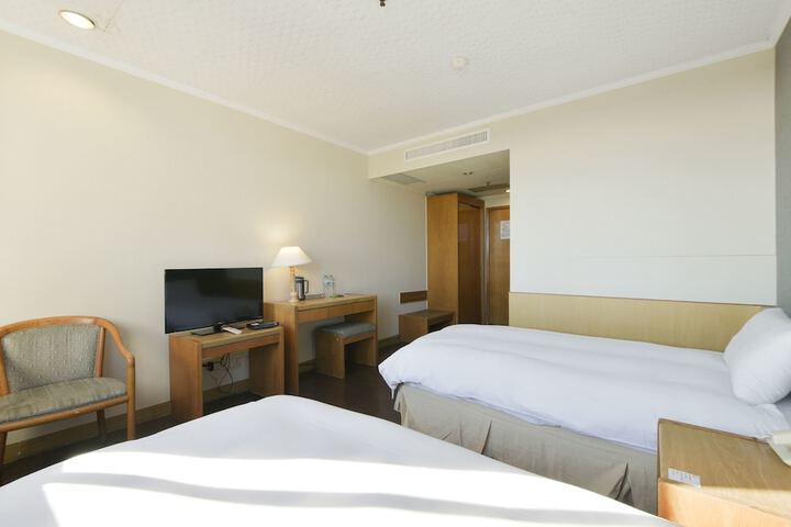 Room 18 of 49