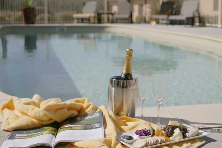 Pool Hotel