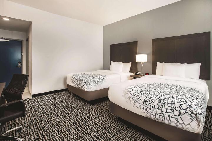 Standard Room, King or Two Doubles (7 of 8)