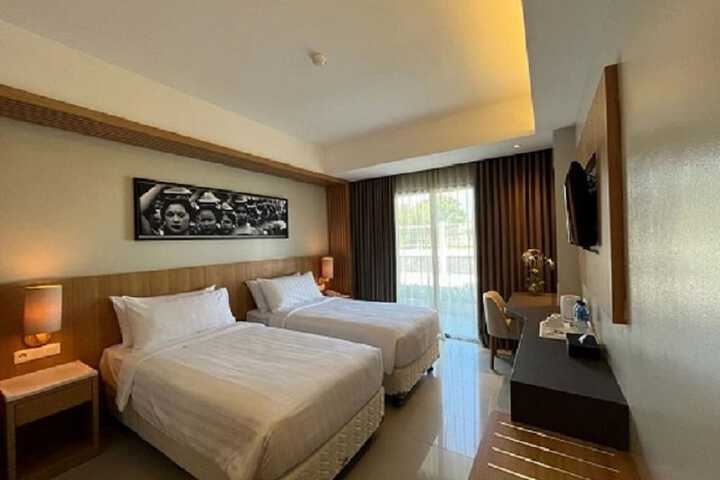 Room 4 of 14