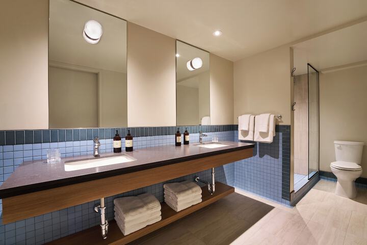 Room 15 of 25