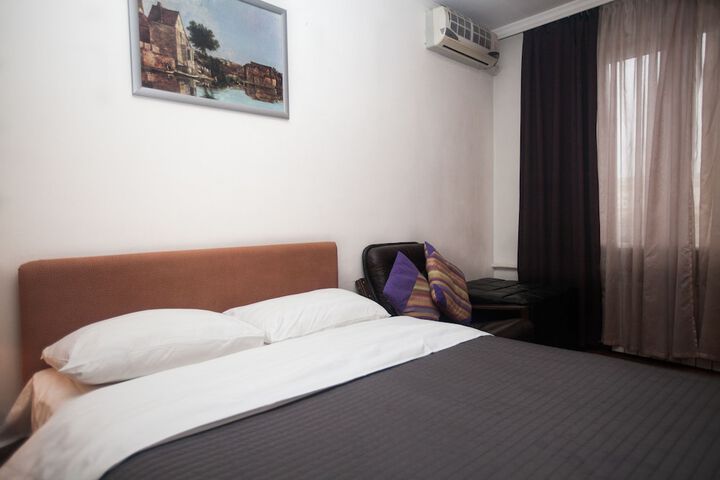 Room 28 of 161