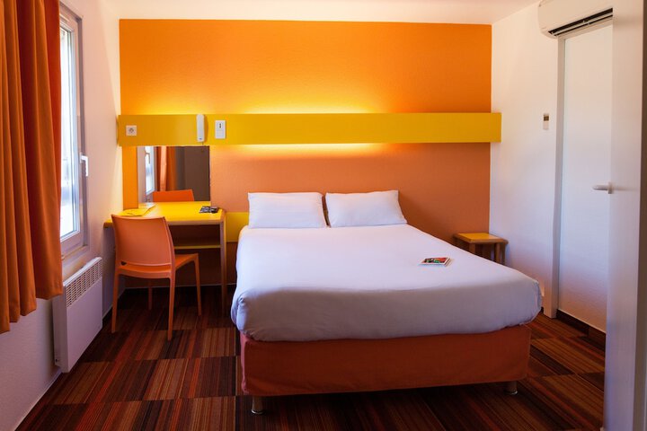 Room 12 of 49