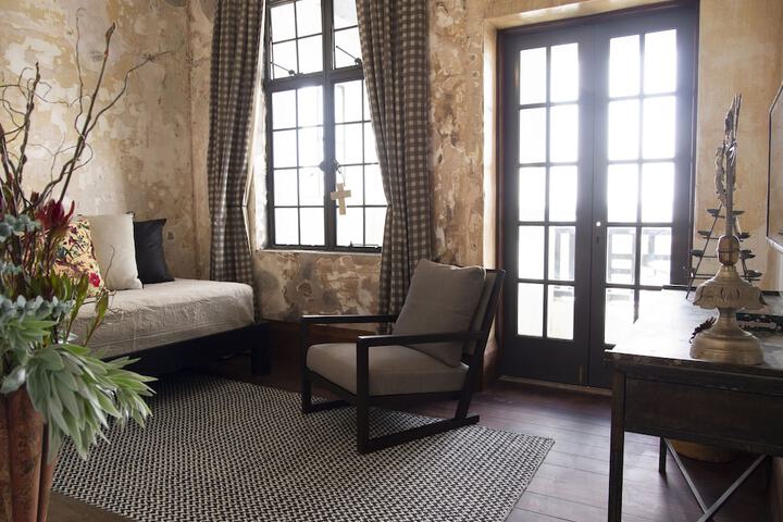 Room 40 of 61