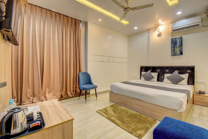 Room 11 of 26