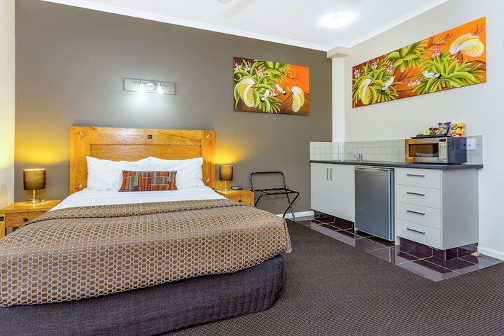 Room 11 of 34