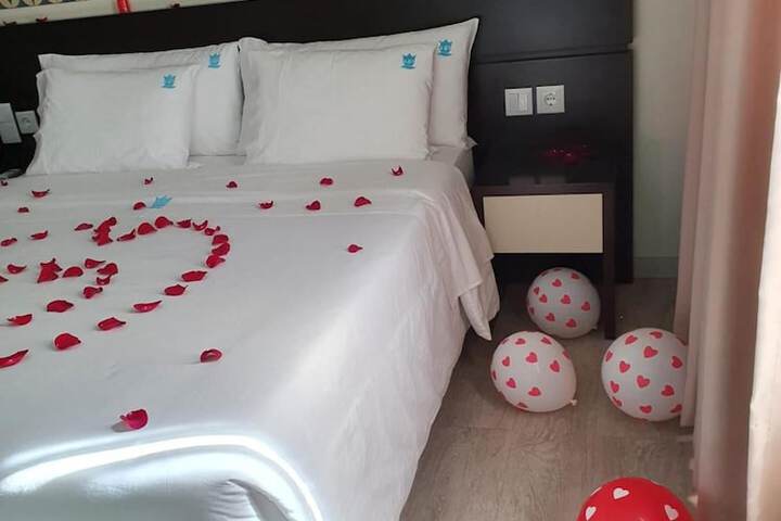 Room 6 of 38