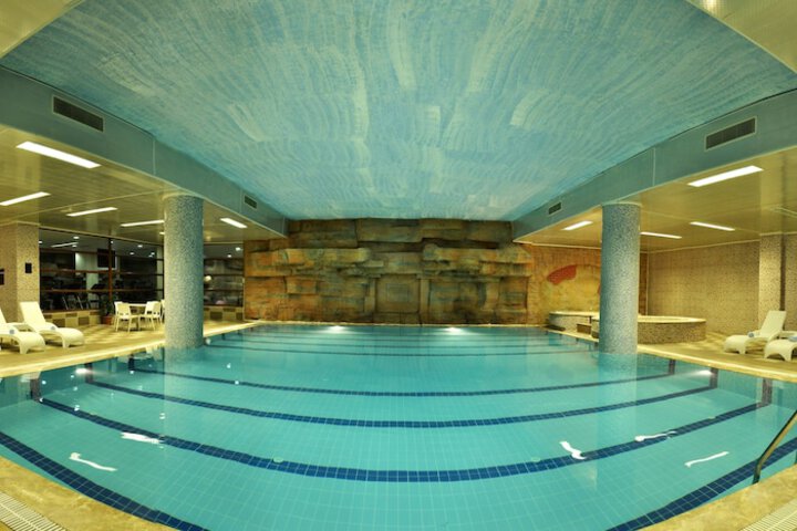 Hotel Pool
