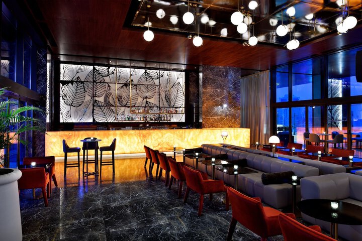 Lounge 120 of 163