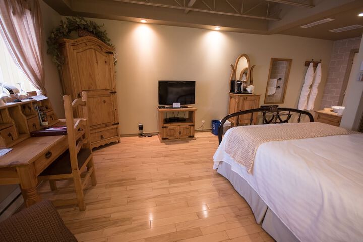 Room 10 of 48