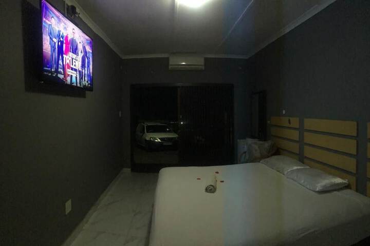 Room 11 of 22