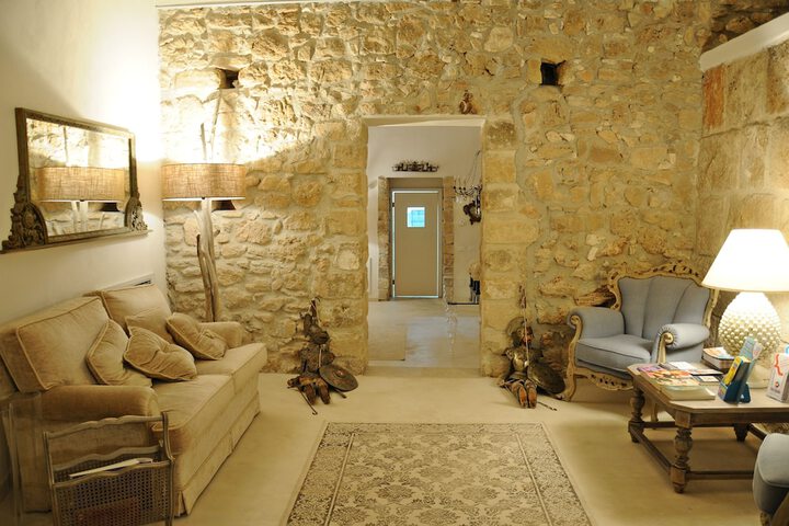 Scilla Maris Charming Suites-Restaurant in Noto