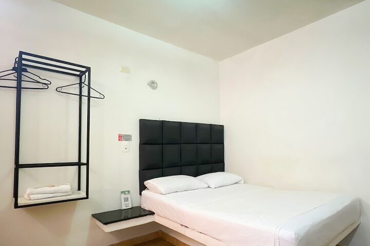Room 33 of 59