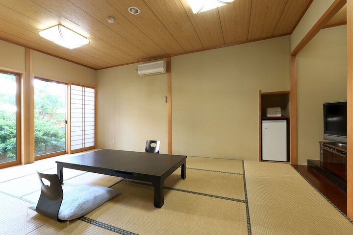 Room 7 of 34