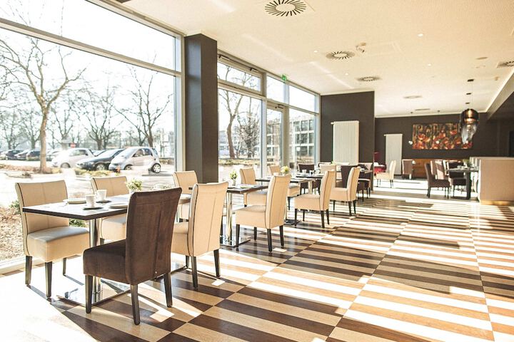 Dining Photos