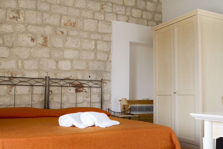 Room 16 of 84