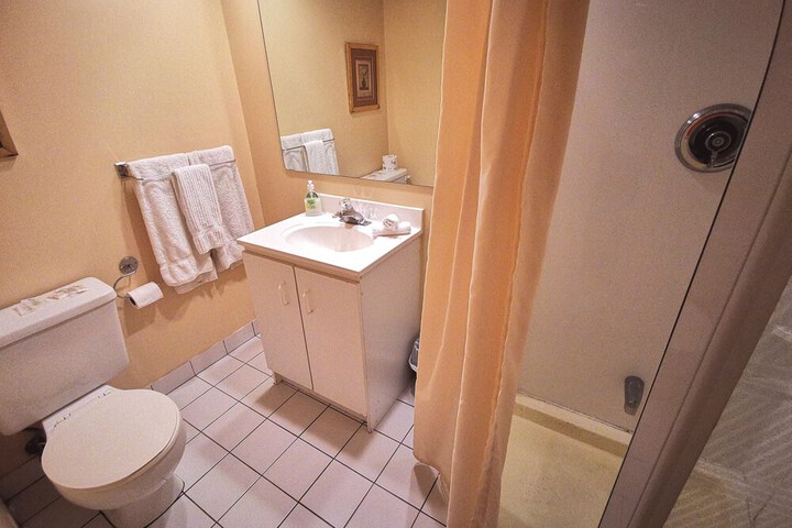 Room 51 of 63