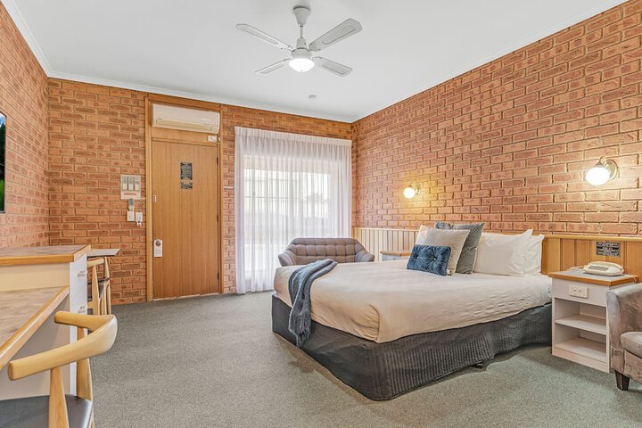 Room 44 of 64