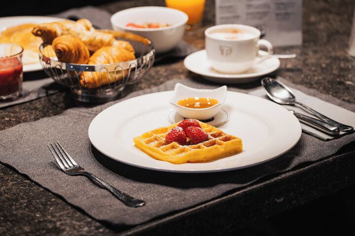 Breakfast/Coffee Service 92 of 102