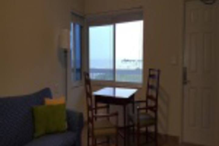 Room 360 of 695