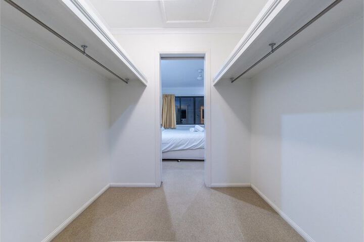 Room 14 of 18
