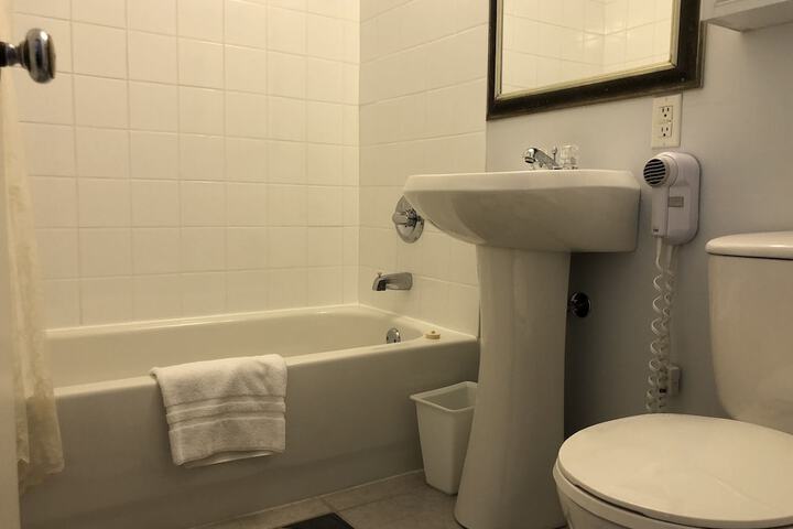 Room 65 of 99