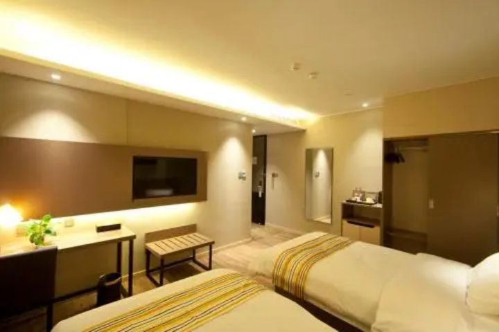 Room 7 of 29