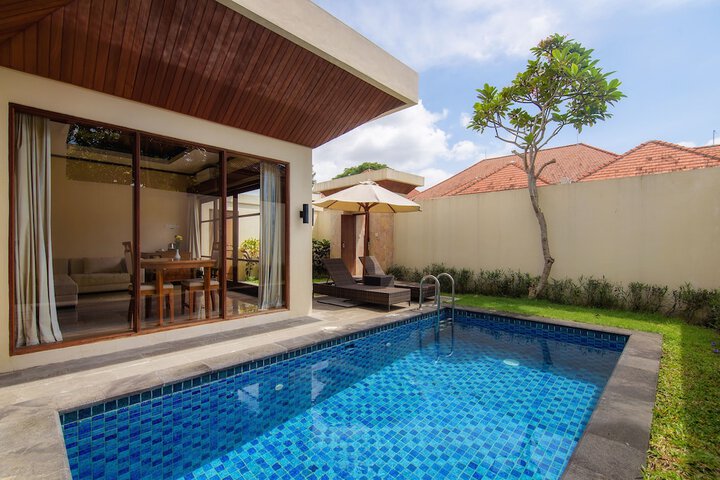 Pool 23 of 48