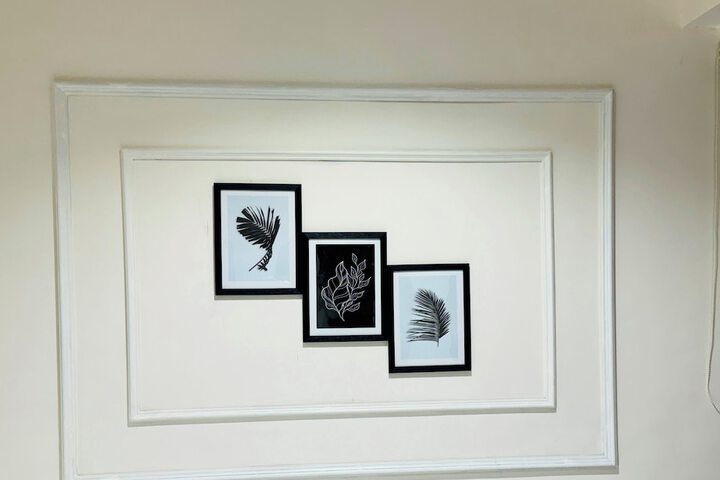 Room 2 of 10