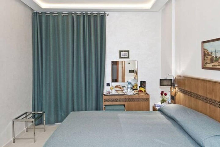 Room 22 of 39