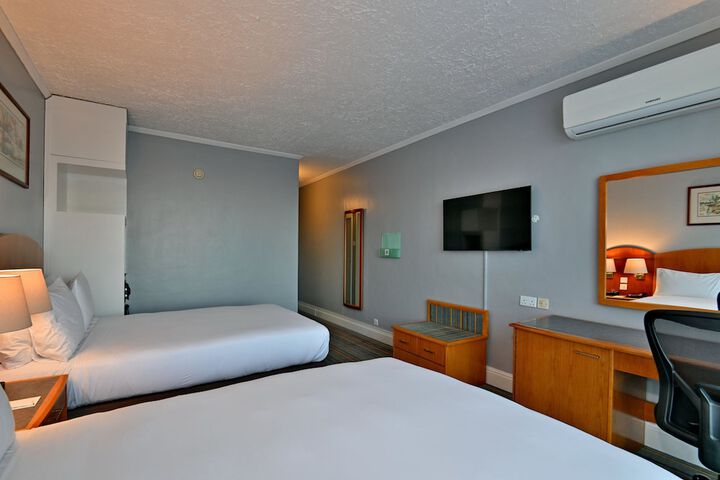 Room 65 of 184
