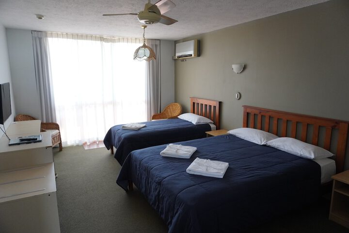 Room 4 of 10
