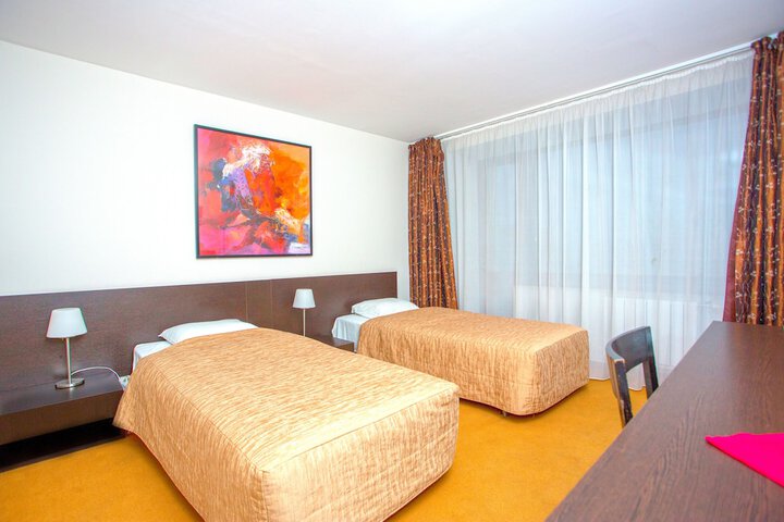 Room 6 of 57