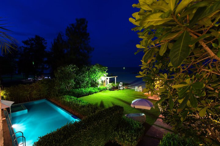 Hotel Pool