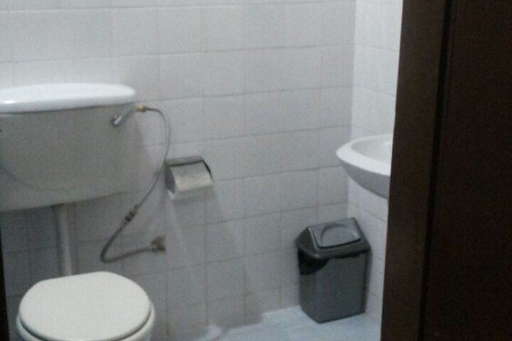 Room 45 of 115