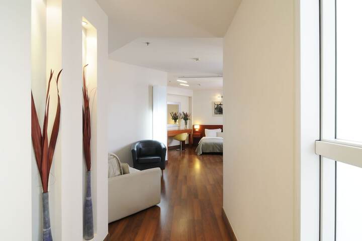 Room 15 of 53