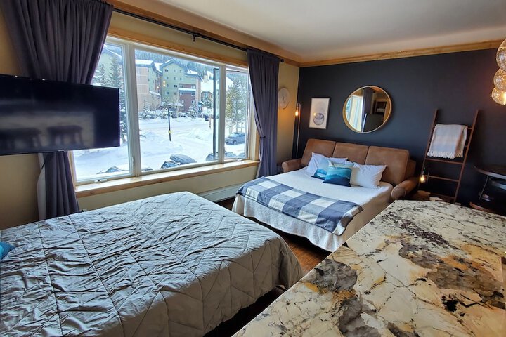 Room 8 of 35