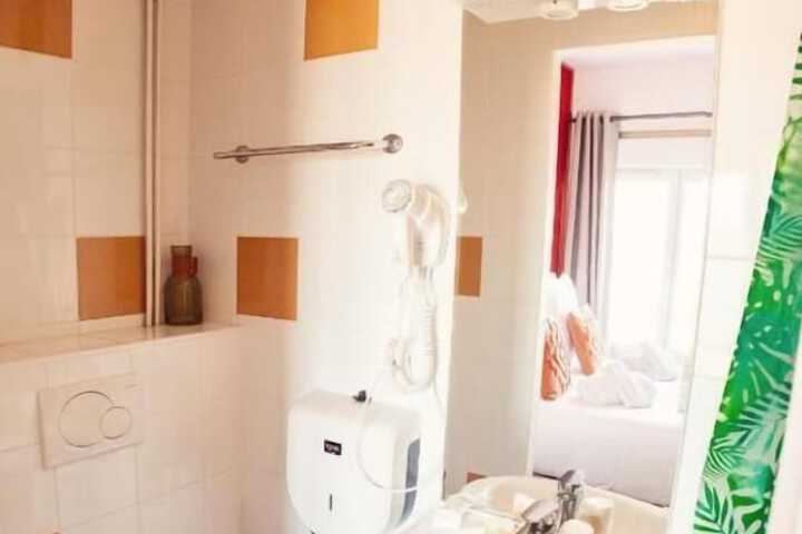 Room 92 of 148