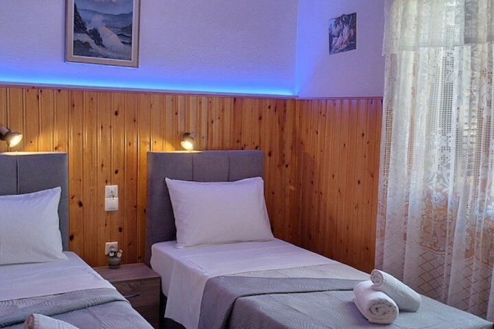 Room 37 of 129