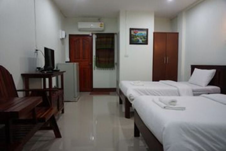 Room 12 of 27