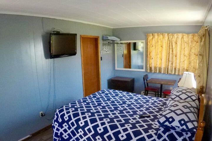 Room 9 of 24