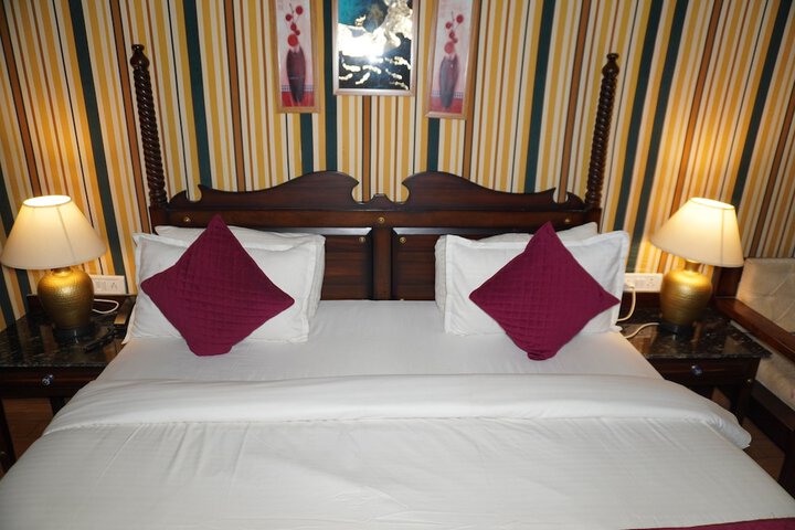 Room 17 of 53