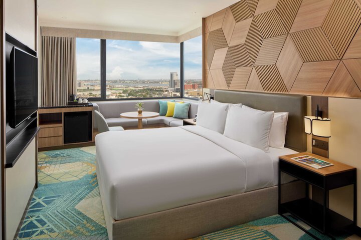 Room 25 of 100
