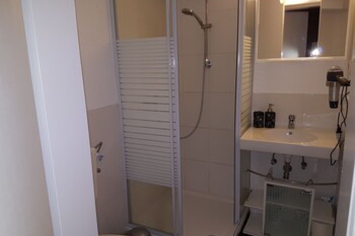 Room 3 of 11