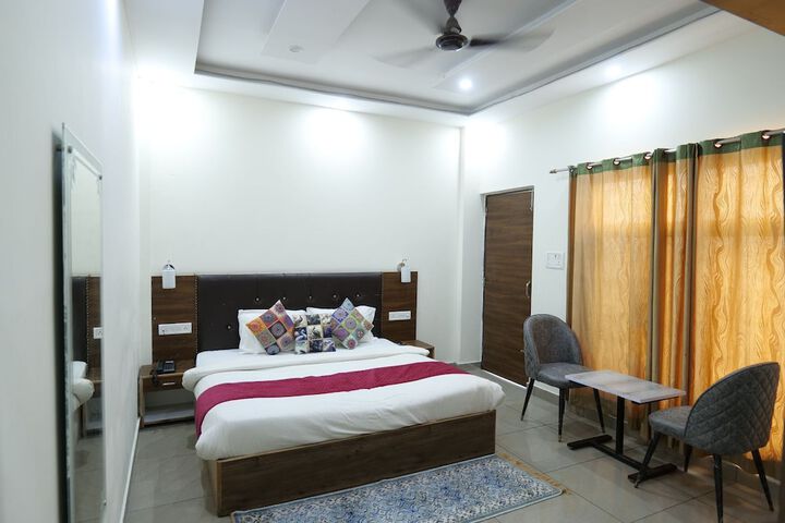 Room 14 of 20