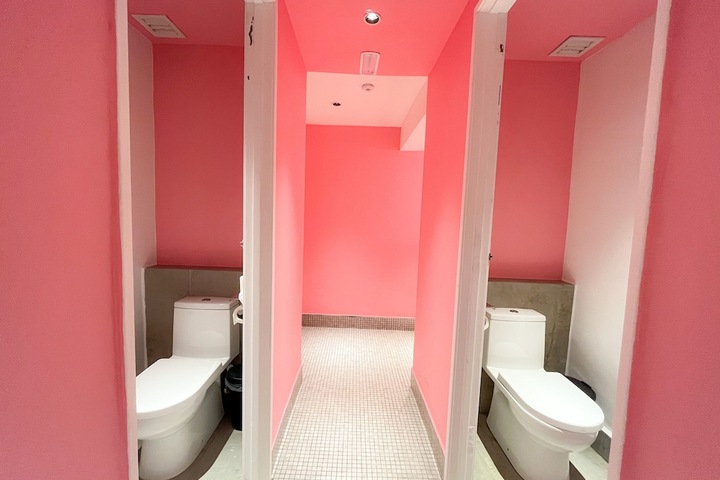 Room 102 of 136
