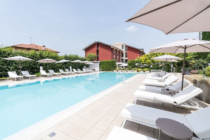 Hotel Pool