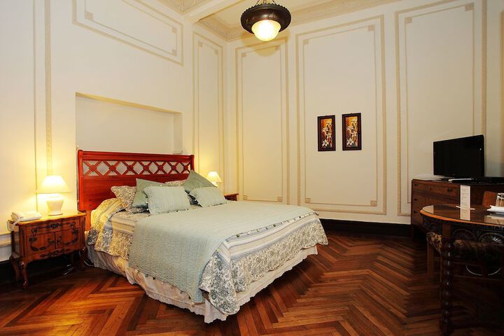 Room 6 of 44
