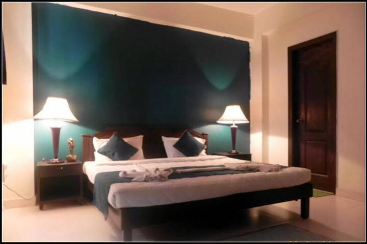 VELVET INN